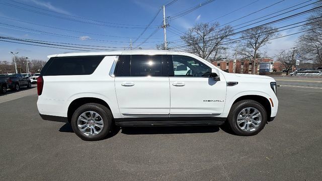 Certified 2025 GMC Yukon XL Denali AWD/4WD image 8