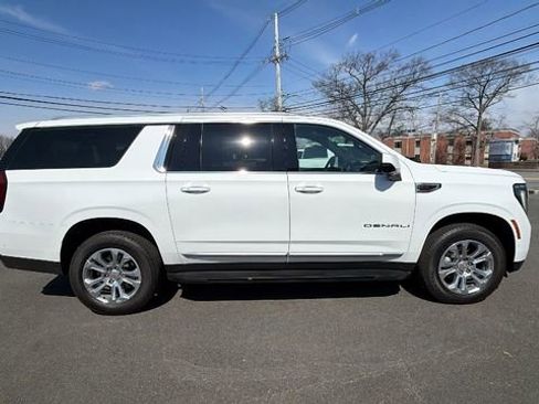 Certified 2025 GMC Yukon XL Denali AWD/4WD image 8