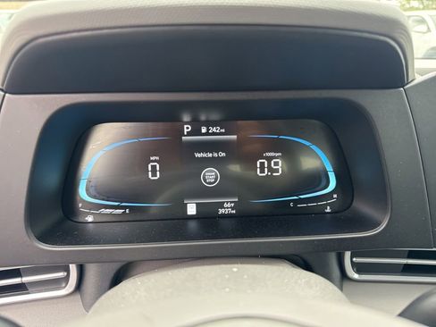 Certified 2025 Hyundai Elantra Sport FWD image 7