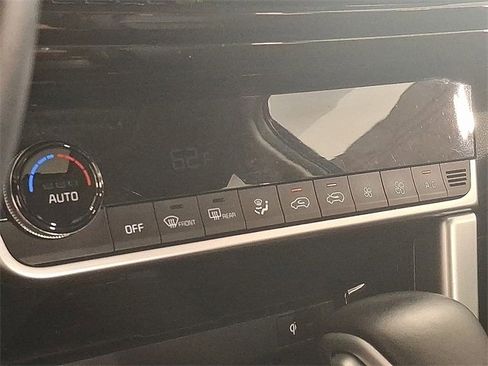 Used 2022 Kia Seltos EX image 18