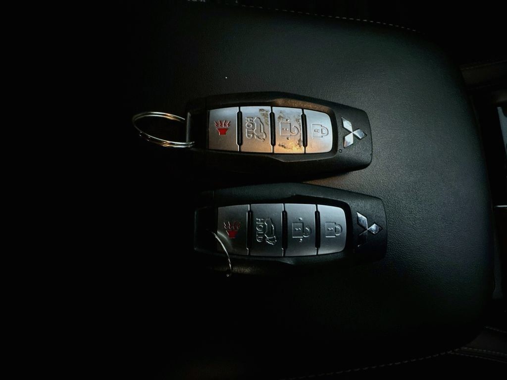 Used 2022 Mitsubishi Outlander SE AWD/4WD image 42