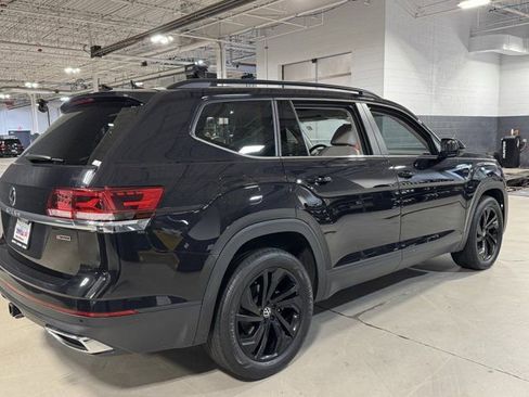 Used 2022 Volkswagen Atlas SE w/ Panoramic Sunroof Package image 23