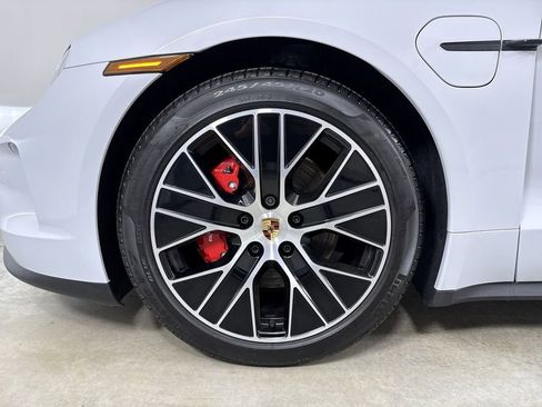 New 2025 Porsche Taycan 4S AWD/4WD image 13