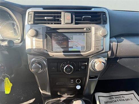 Used 2018 Toyota 4Runner SR5 Premium image 13