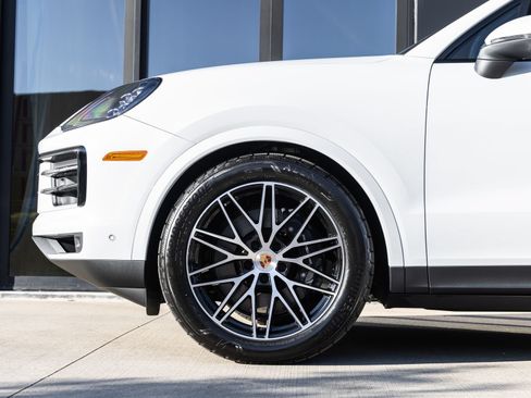 Certified 2026 Porsche Cayenne AWD/4WD image 13