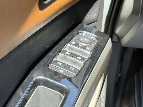 Used 2022 Nissan Pathfinder Platinum AWD/4WD image 15