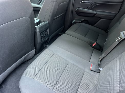 Used 2024 Chevrolet Colorado LT AWD/4WD image 12