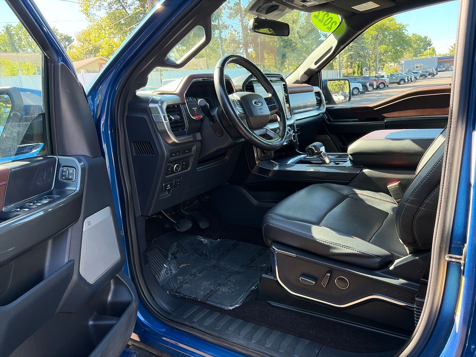 Used 2022 Ford F150 Lariat w/ Equipment Group 502A High AWD/4WD image 9