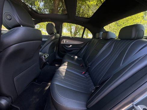 Used 2021 Mercedes-Benz E 350 4MATIC Sedan w/ Premium Package image 46