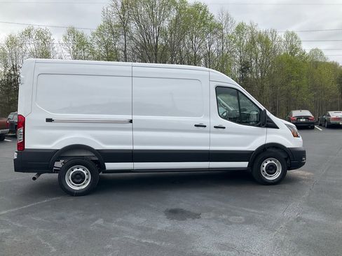 New 2026 Ford Transit 250 148 Medium Roof RWD image 4