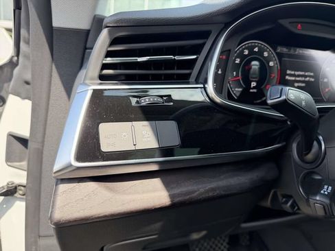 Used 2023 Audi Q8 Premium Plus w/ Premium Plus Package AWD/4WD image 17
