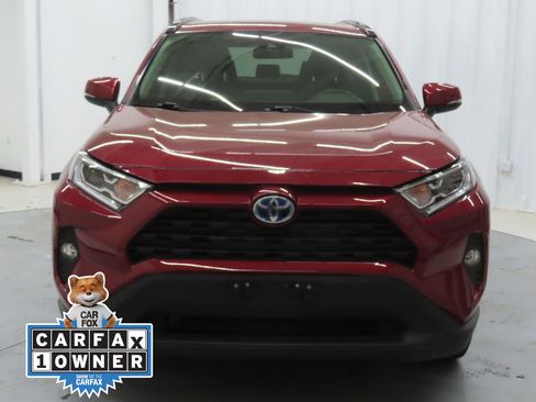 Used 2021 Toyota RAV4 XLE Premium AWD/4WD image 8