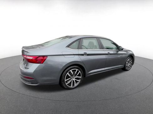 Used 2025 Volkswagen Jetta SE image 15