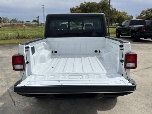New 2026 Jeep Gladiator Sport image 12
