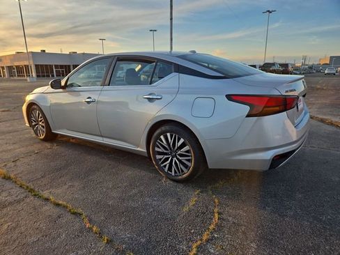 Used 2023 Nissan Altima 2.5 SV image 6