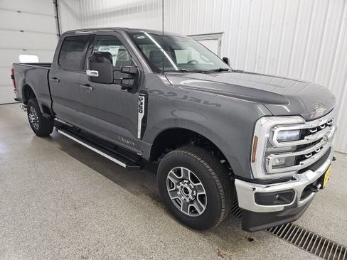 Used 2026 Ford F350 Lariat AWD/4WD image 3