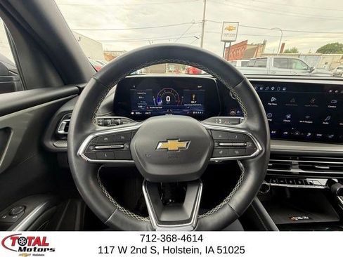Used 2025 Chevrolet Traverse LT AWD/4WD image 22
