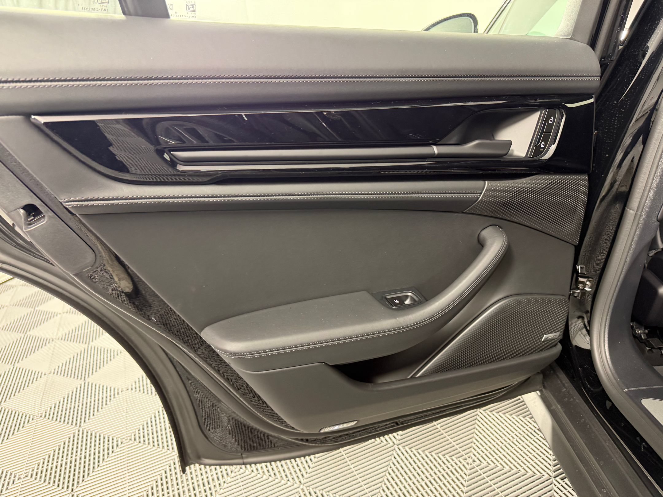 Certified 2026 Porsche Panamera 4 AWD/4WD image 17