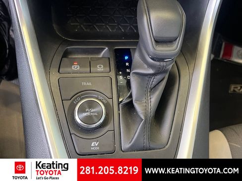 Used 2022 Toyota RAV4 XLE w/ Convenience Package AWD/4WD image 16