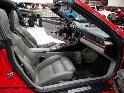 Used 2015 Porsche 911 Targa 4S image 28