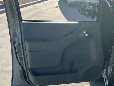 Used 2019 Nissan Frontier SV w/ Value Truck Package AWD/4WD image 5