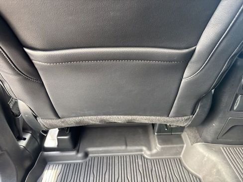 Used 2023 Ford Explorer Limited w/ Limited Technology Package image 39