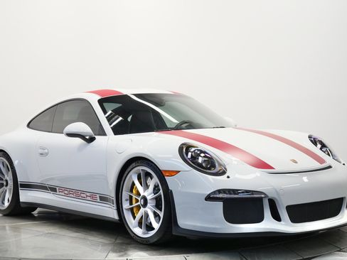 Used 2016 Porsche 911 R RWD image 3