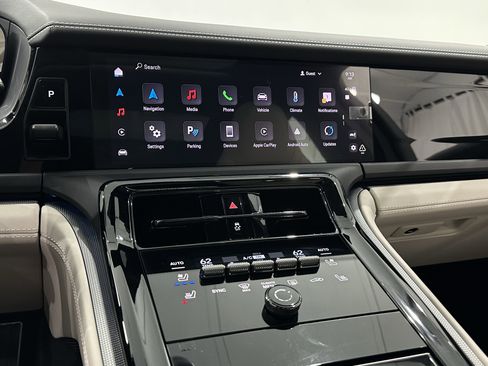 New 2025 Porsche Panamera 4 image 36