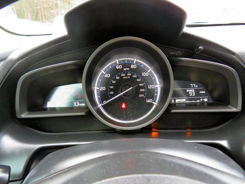 Used 2019 Toyota Yaris LE image 29