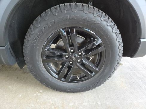 Used 2022 Ford Explorer XLT image 64