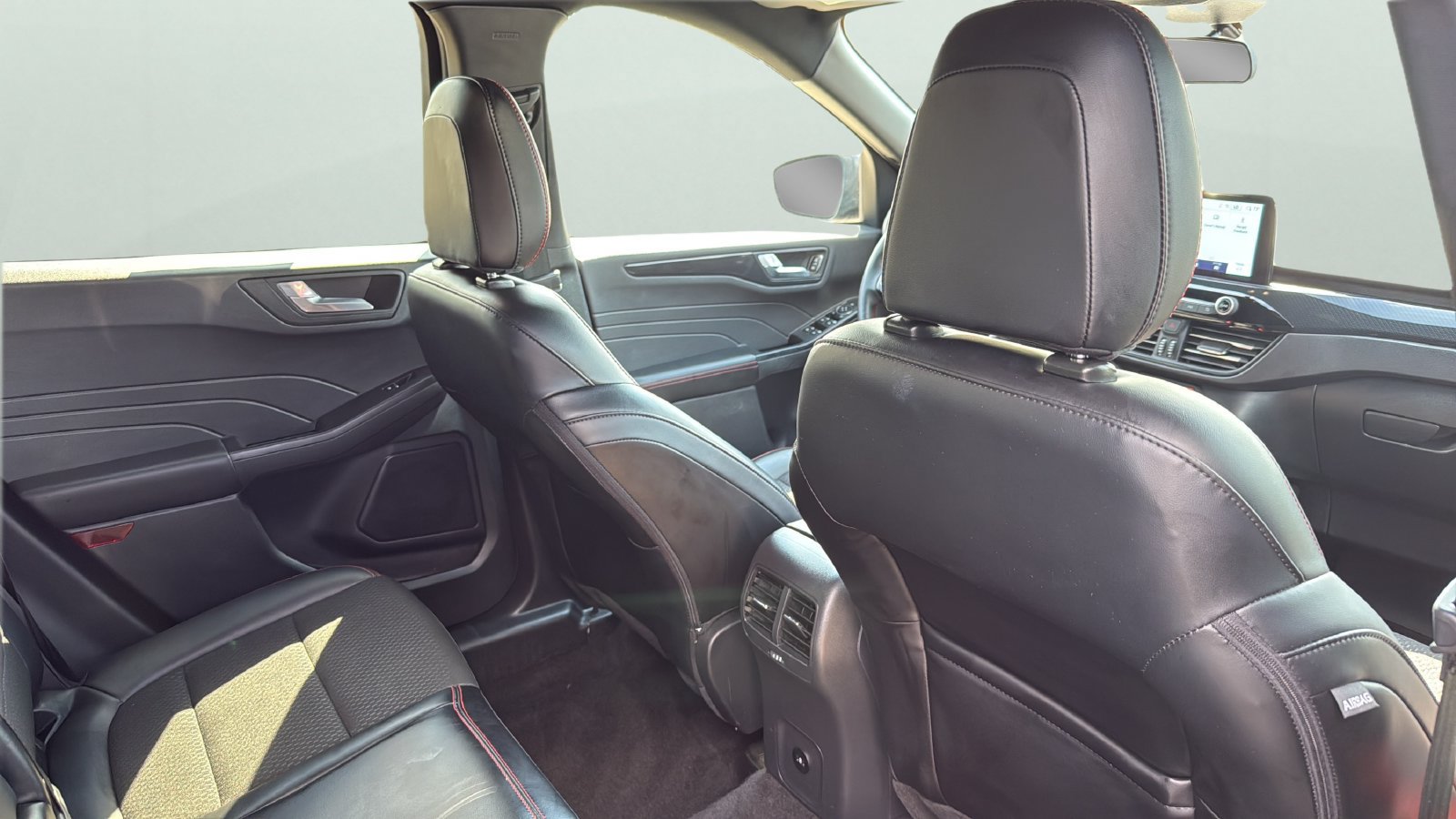 Used 2025 Ford Escape ST-Line FWD image 28