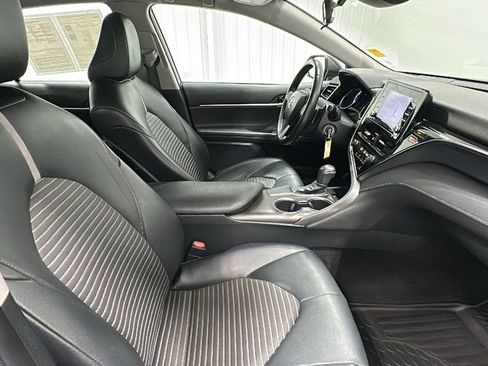 Used 2021 Toyota Camry SE image 15