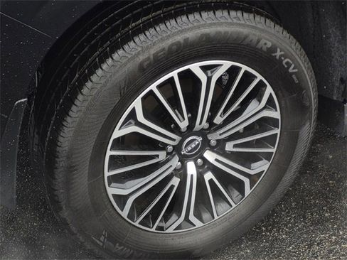 New 2025 Nissan Armada SL w/ Captain's Chari Seat Package image 5