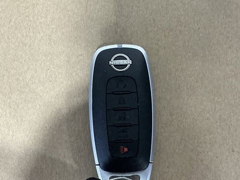 Used 2023 Nissan Rogue Platinum w/ Platinum Premium Package image 36