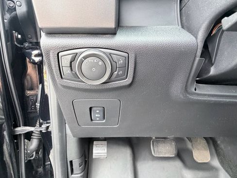 Used 2017 Ford F150 XLT w/ Equipment Group 302A Luxury AWD/4WD image 7