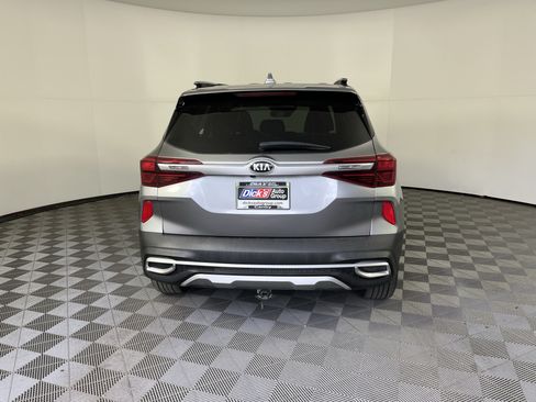 Used 2021 Kia Seltos SX w/ SX Sunroof Package AWD/4WD image 4