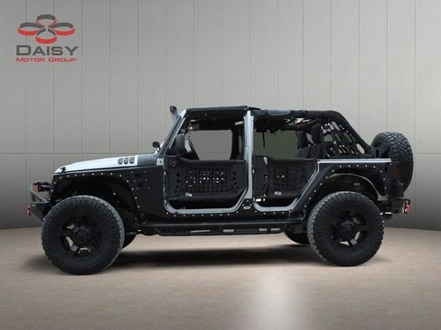 Used 2013 Jeep Wrangler Unlimited Sahara w/ Connectivity Group AWD/4WD image 18