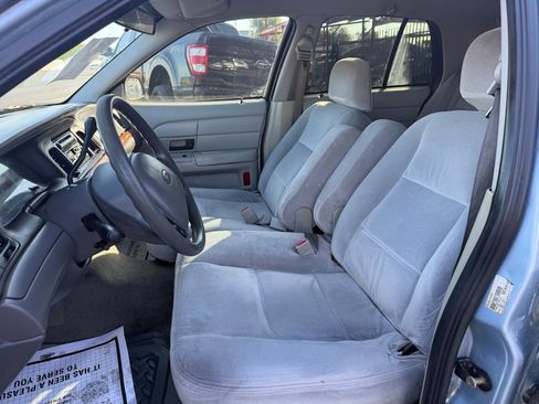 Used 2003 Ford Crown Victoria Police Interceptor image 26