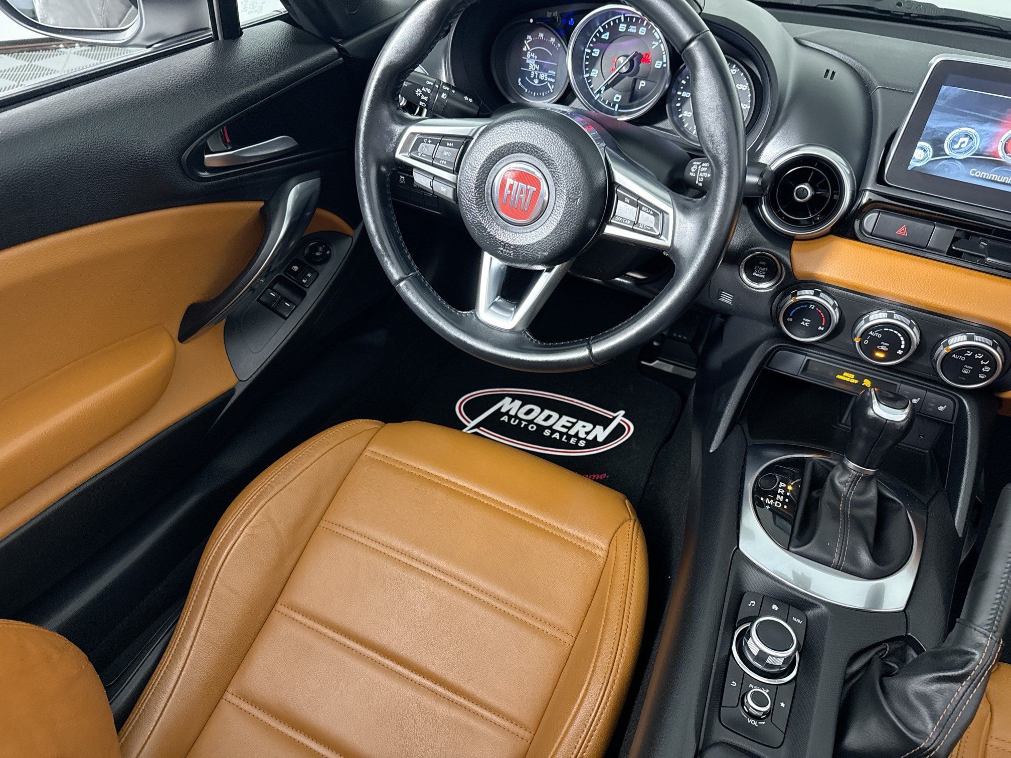 Used 2018 FIAT 124 Spider Lusso w/ Navigation & Sound Group RWD image 31