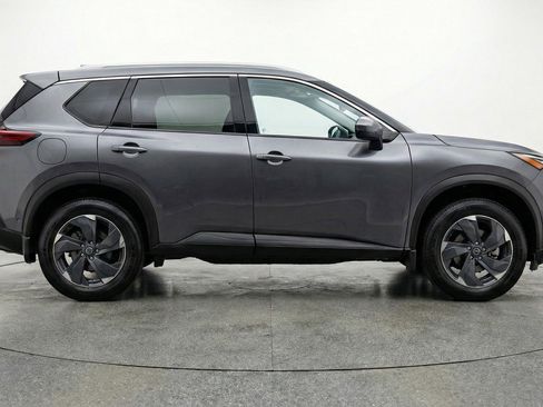 Used 2025 Nissan Rogue SV AWD/4WD image 11