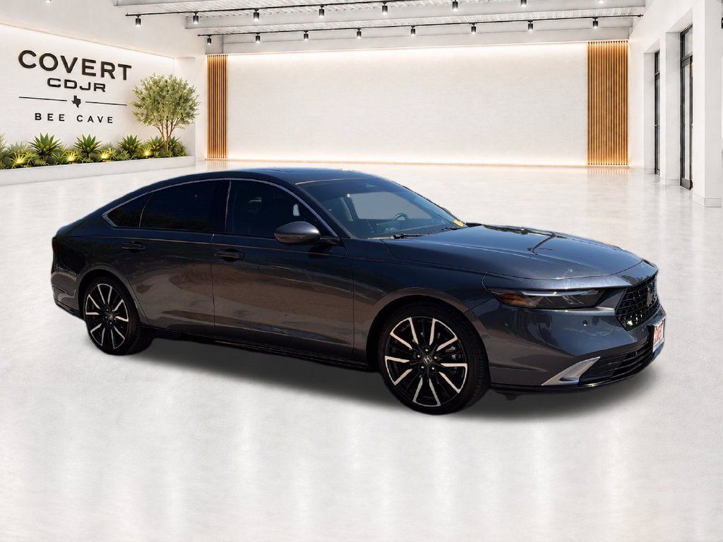 Used 2025 Honda Accord Touring image 12