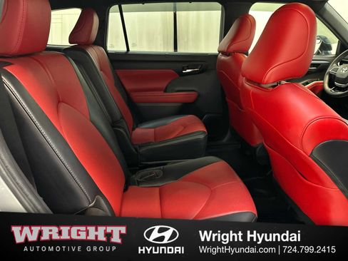 Used 2022 Toyota Highlander XSE image 16