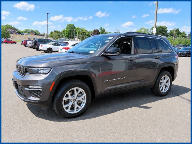 Certified 2023 Jeep Grand Cherokee Limited AWD/4WD image 1