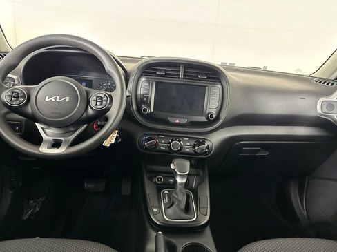 Used 2022 Kia Soul LX FWD image 24