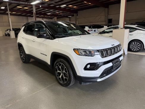 Used 2025 Jeep Compass Limited AWD/4WD image 6