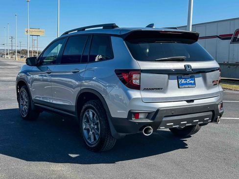 Certified 2025 Honda Passport TrailSport image 8