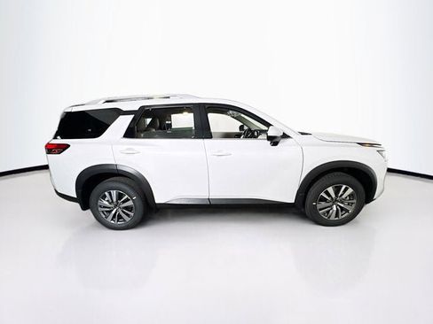 New 2025 Nissan Pathfinder SL w/ Black Appearance Package image 4