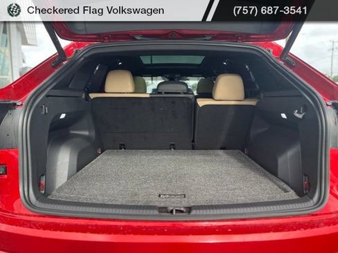 Used 2024 Volkswagen Atlas Cross Sport SE FWD image 32