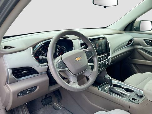 Used 2019 Chevrolet Traverse LT FWD image 4
