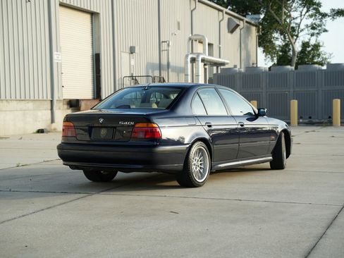 Used 1999 BMW 540i Sedan image 3